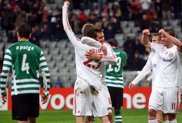 
                <strong>Thomas Müller gegen Sporting Lissabon</strong><br>
                Danach wurde gejubelt - mit Miroslav Klose und Lukas Podolski. Das Trio wurde 2014 zusammen auch Weltmeister. Auf dem Weg dorthin war Portugal kein Stolperstein - dank Müller.
              