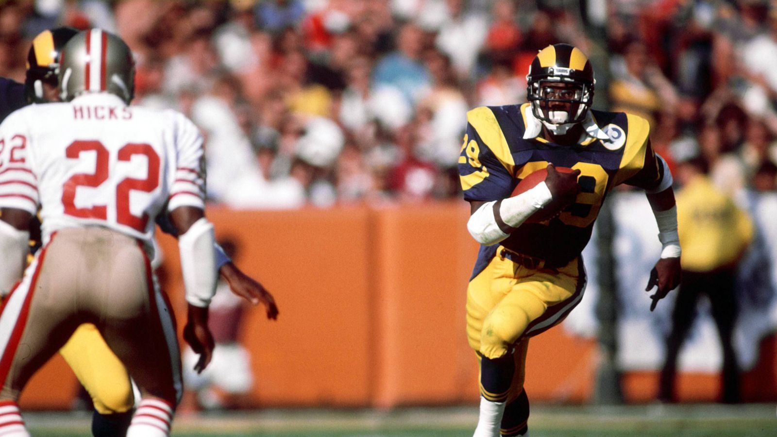 
                <strong>1. Eric Dickerson</strong><br>
                Yards: 2.105Team: Los Angeles RamsSaison: 1984
              