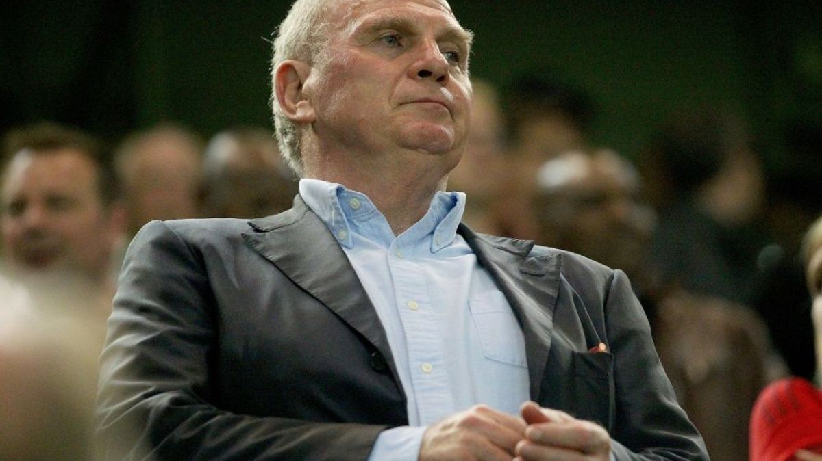 Asien-Tour: Uli Hoeneß kritisiert Reisestrapazen