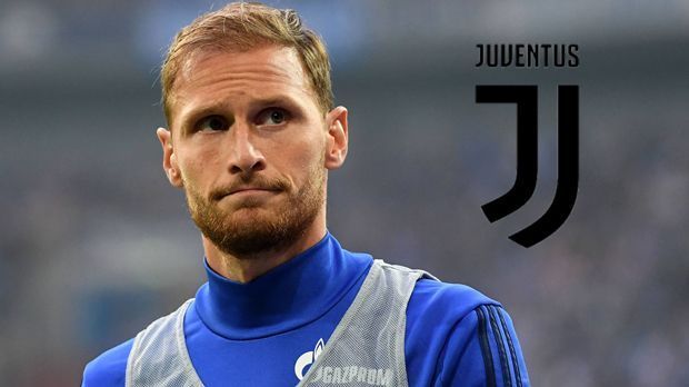 
                <strong>Juventus Turin</strong><br>
                Nach Informationen der "Tuttosport" und "Gazetta dello Sport" steht Höwedes unmittelbar vor einem Wechsel zu Juventus Turin. Angeblich hat sich der Klub bereits mit Schalke 04 und dem Weltmeister geeinigt. Höwedes' Berater Volker Struth wollte den Deal noch nicht als perfekt vermelden, erklärte aber: "Ja, Juve will, Benedikt Höwedes will – wir sind grundsätzlich klar. Jetzt muss auch Schalke wollen." Turins Generaldirektor Giuseppe Marotta erklärte zudem im italienischen Fernsehen vielsagend: "Wir mögen Höwedes und haben Kontakt. Wir müssen mit Schalke sprechen. Es ist mehr als eine Idee." Bei der "Alten Dame" wäre Höwedes wohl als Nachfolger für Leonardo Bonucci eingeplant, der für 42 Millionen Euro zum AC Mailand gewechselt war. (Quelle: Gazzetta dello Sport, Tuttosport, Bild)
              