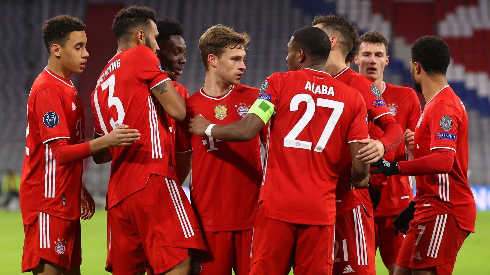 
                <strong>Viertelfinale: Bayern stellt mit 19. Teilnahme einen CL-Rekord auf </strong><br>
                Der FC Bayern ist der König der Königsklasse. Dank des 2:1-Sieges im Achtelfinal-Rückspiel über Lazio Rom sind die Münchener zum insgesamt 19. Mal ins Viertelfinale der Champions League eingezogen und führen die Rangliste der meisten Viertelfinal-Teilnahmen in der Königsklasse nun vor dem FC Barcelona an. Vor der Saison standen beide Teams bei insgesamt 18 Teilnahmen. Die Katalanen schieden jedoch im Achtelfinale gegen Paris St. Germain aus. Nun sind die Bayern der alleinige Rekordhalter.
              