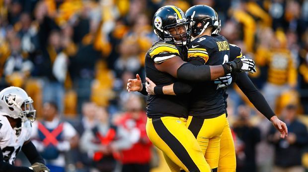 
                <strong>Pittsburgh Steelers</strong><br>
                Platz 10: Pittsburgh Steelers. Der Knoten scheint geplatzt zu sein. Der 38:35-Sieg gegen die Raiders war zwar denkbar knapp, dürfte die Steelers aber dennoch beflügeln. Antonio Brown zeigte endlich seine Klasse und fing 17 Bälle für 287 Yards. Einziger Dämpfer: Quarterback Ben Roethlisberger fällt mit einer Knöchelverletzung erneut einige Wochen aus. 
              