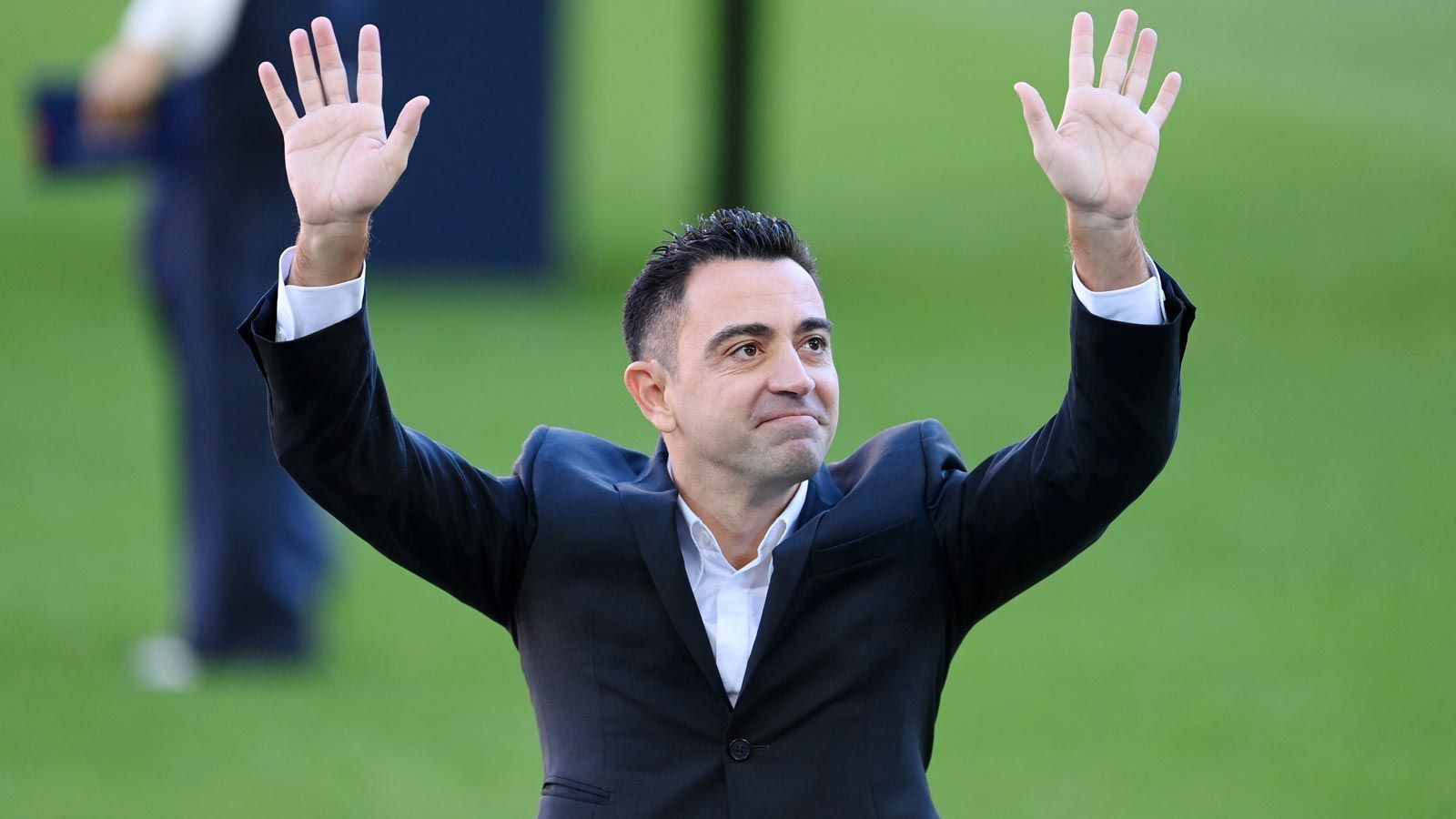 
                <strong>Frischer Wind beim FC Barcelona!</strong><br>
                Xavi will den FC Barcelona wieder zu einer europäischen Großmacht formen. Dafür implementiert der neue Coach der Katalanen nun einige neue Regeln. Diese sollen für baldigen Erfolg sorgen, verlangen aber, dass sich die Spieler von alten Gewohnheiten verabschieden müssen! ran blickt auf diese neuen Verordnungen.
              