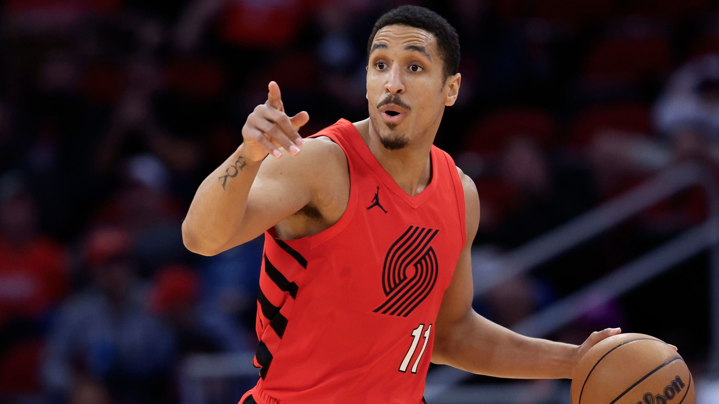 <strong>Platz 27 - Portland Trail Blazers (zuvor Rang 26, 15:42)<br> </strong> Neun Niederlagen in Folge! Über diesen Zeitraum haben die Blazers ein Net Rating von -13,6 (Rang 30). Ohne Malcolm Brogdon ist Portland bei einer Bilanz von 0:18. Mit ihm lautet der Record immerhin 15:24. Rookie Henderson fehlt derzeit mit Adduktoren-Problemen. Nicht der einzige Blazer, der mit einer Verletzung dieses Jahr zu kämpfen hat.