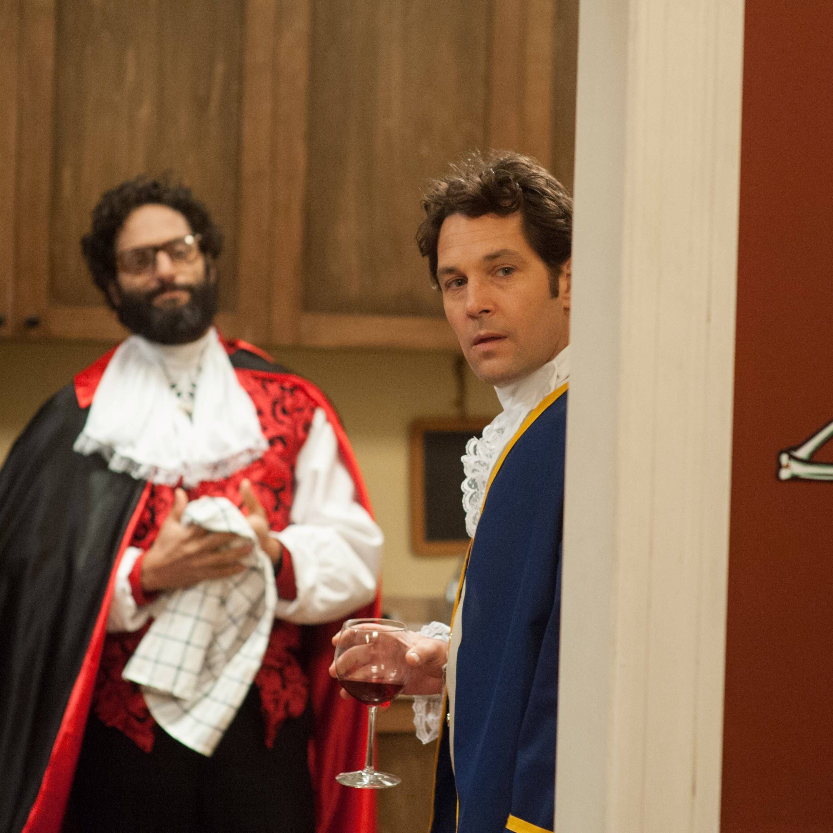 Paul Rudd in der Hauptrolle in "They Came Together" blickt aus der Kirche um seine Frau zu sehen. 
