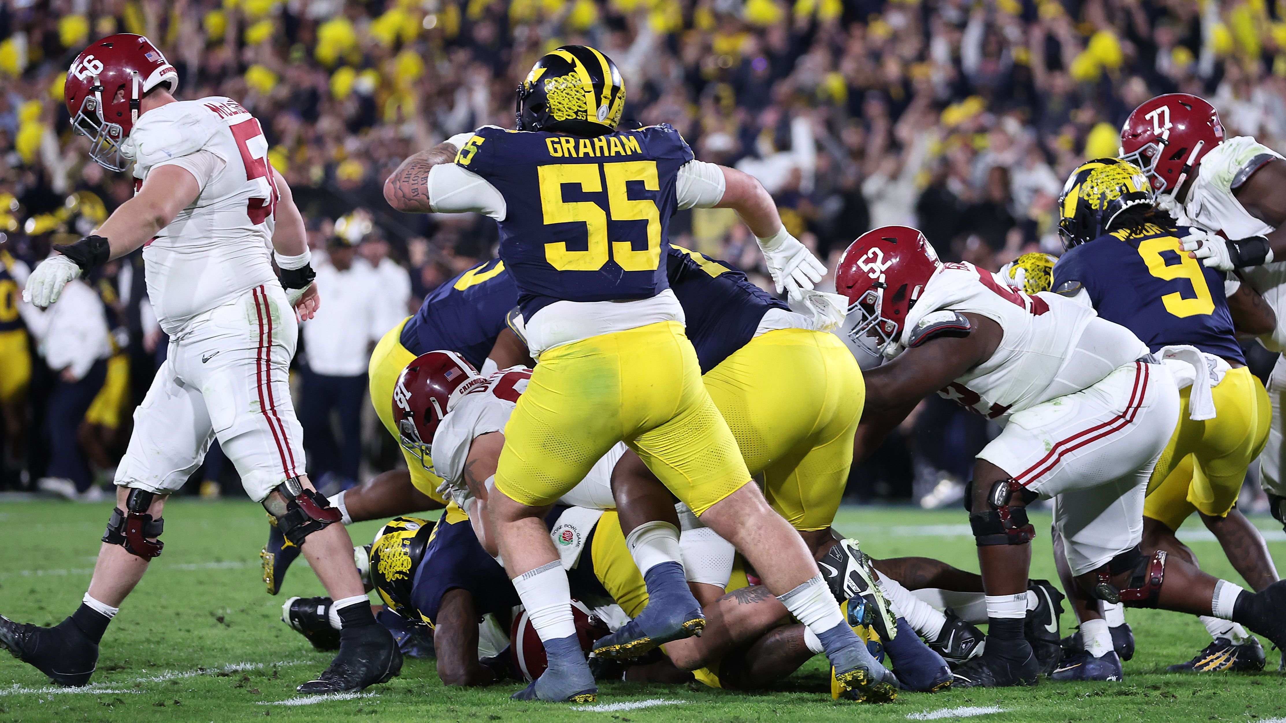 <strong>2. Michigans Pass Rush</strong><br>Selbst die vor dem Halbfinale als Schwachstelle auserkorene Achse aus Guard-Center-Guard hielt Stand. Michigan hat vermeintlich keinen so starken Pass Rusher in ihren Reihen wie die Texaner. Es wird also auch an der Line of Scrimmage eine pfiffige Idee brauchen.