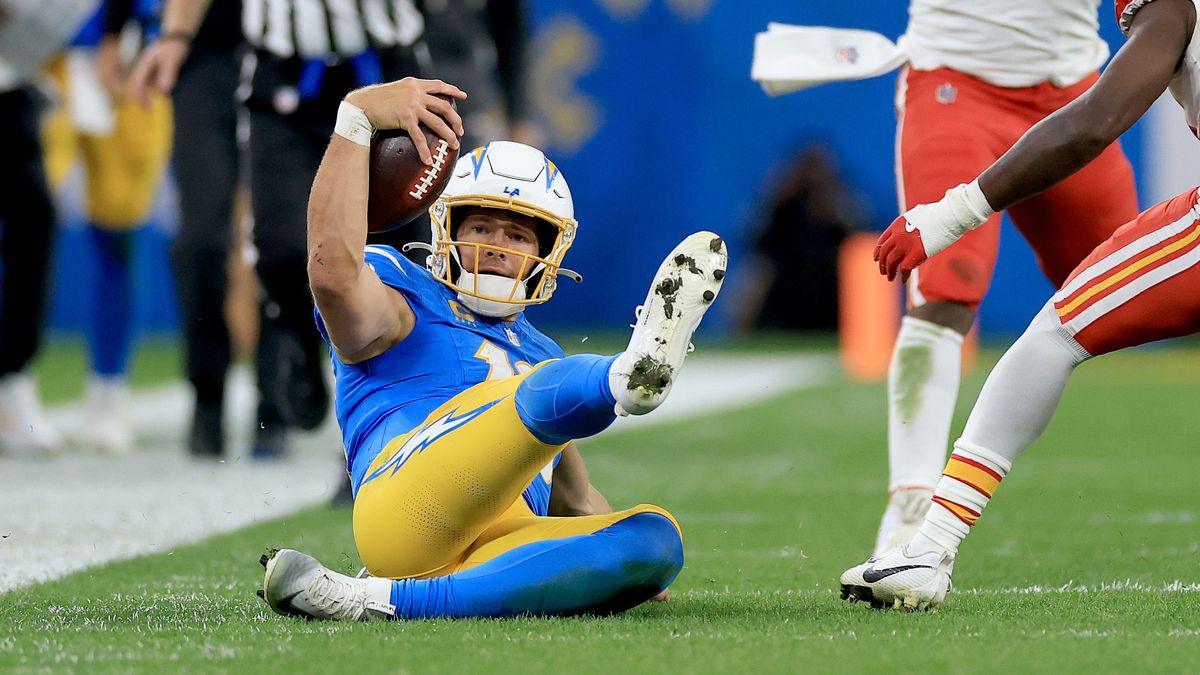 Kansas City Chiefs v Los Angeles Chargers