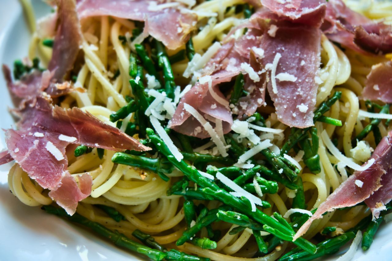 Probier doch mal Seespargel statt Rucola auf deiner Pasta.