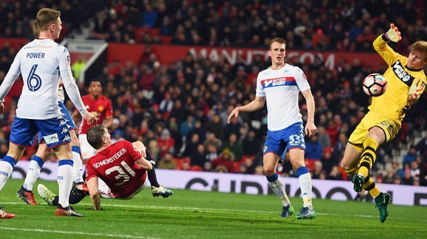 
                <strong>Bastian Schweinsteigers Startelf-Comeback für Manchester United</strong><br>
                Seinen ganz großen persönlichen Höhepunkt im Old Trafford hatte Schweinsteiger neun Minuten vor dem Ende - als Torschütze.
              