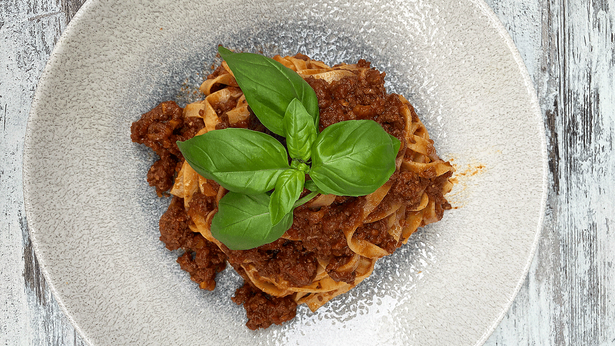 Hausgemachte Cannelloni gefüllt mit Ricotta und Spinat gratiniert mit ...