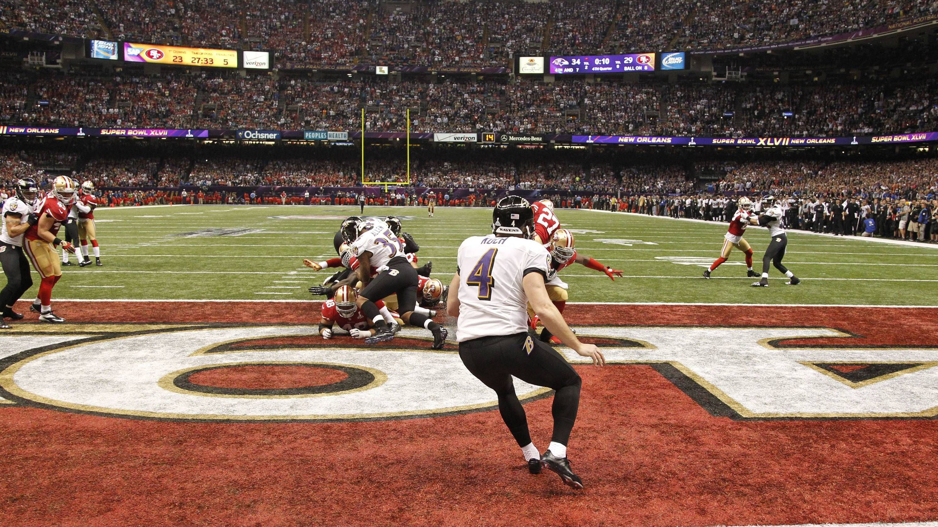 <strong>Holding Clock Drainage</strong><br>Ähnliches zog er im Super Bowl XLVII gegen die 49ers ab! Jedoch nicht perfekt. Damals gelang es ihm lediglich acht der verbliebenen zwölf Sekunden von der Uhr zu nehmen. Den Titel gewannen sie trotzdem. Heutzutage würde bei einem ähnlichen Vergehen die Spieluhr wieder auf die Zeit vor dem Snap zurückgestellt.