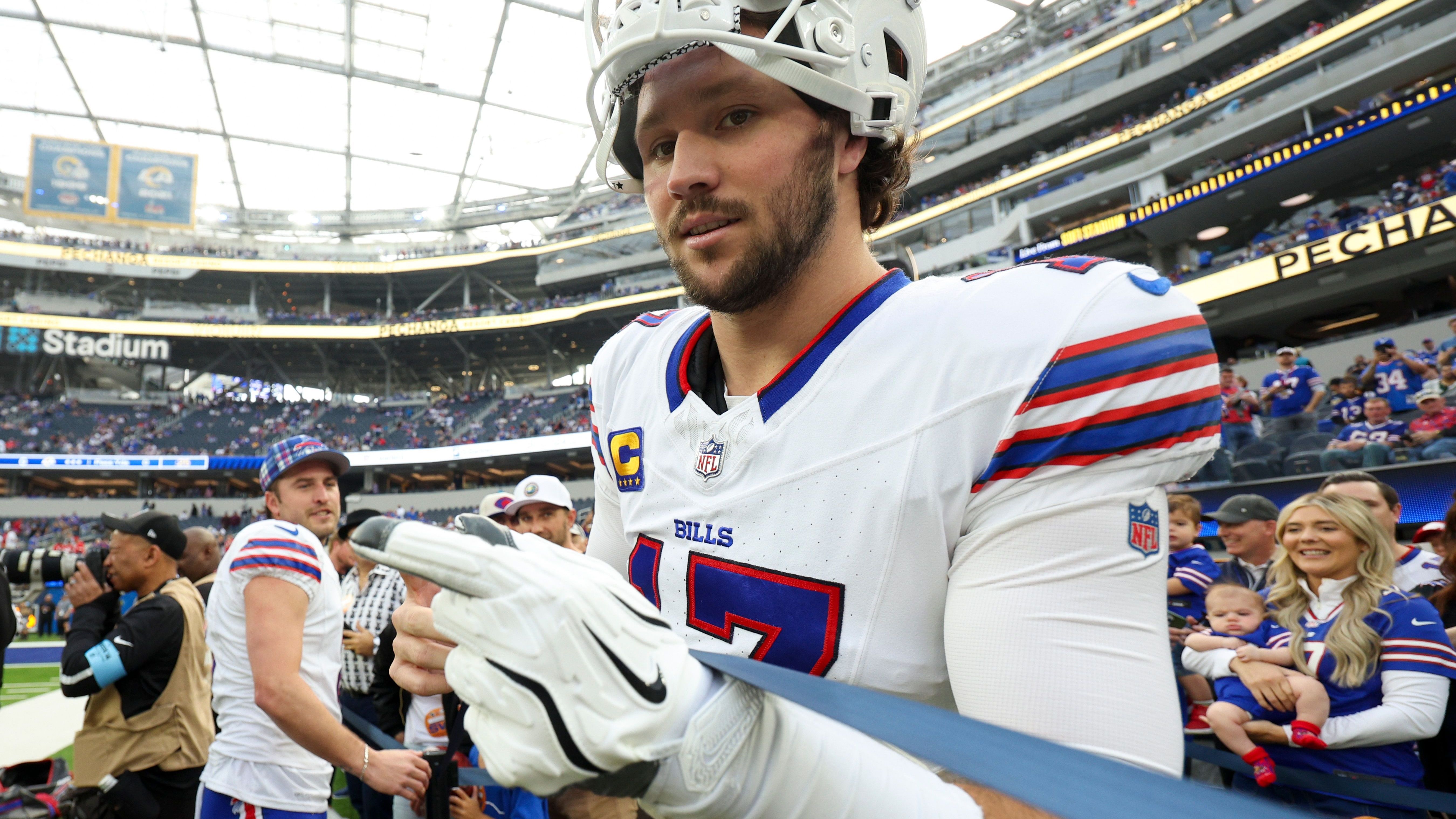 <em><strong>Das Quarterback Ranking zur Saison 2025/26</strong><br>Die neue</em>&nbsp;<a data-li-document-ref="83068" href="https://www.ran.de/sports/american-football/nfl"><em>NFL</em></a>-<em>Saison steht bevor! <strong>ran</strong> analysiert alle 32 prognostizierten Starting Quarterbacks - und nimmt ihre Fähigkeiten in einem Ranking unter die Lupe.</em>