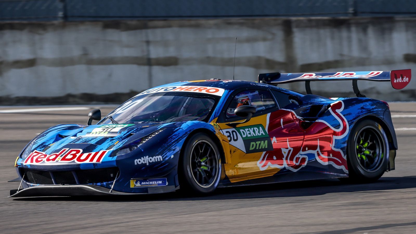 
                <strong>Red Bull AF Corse (Liam Lawson)</strong><br>
                &#x2022; Startnummer: 30 -<br>&#x2022; Auto: Ferrari 488 GT3 Evo<br>
              