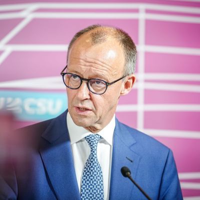 Unionsfraktionschef Friedrich Merz (CDU) gib eine Pressekonferenz.