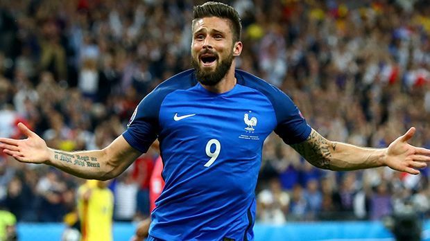 
                <strong>Olivier Giroud (Frankreich)</strong><br>
                Nein, nicht der Name seiner Tochter steht auf dem Unterarm von Olivier Giroud, sondern ein Psalm aus der Bibel.
              