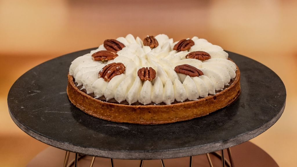Lebkuchen-Tarte mit Pekannuss-Crunch: Rezept aus &amp;quot;Das große Backen&amp;quot;