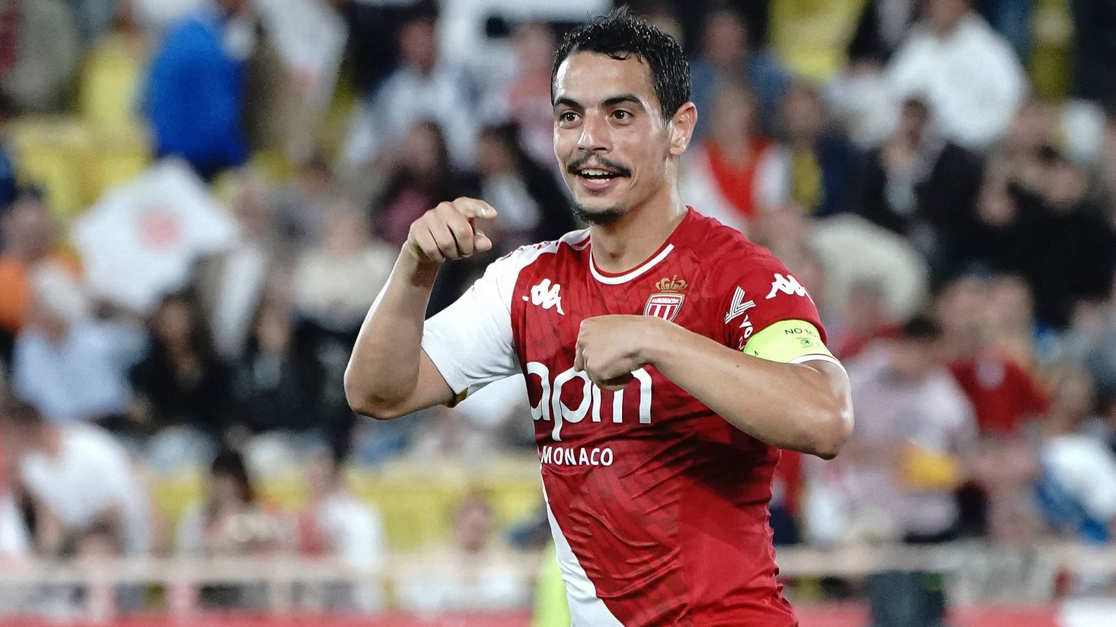 <strong>Wissam Ben Yedder (sexueller Übergriff)</strong><br>Ex-Monaco-Kapitän Wissam Ben Yedder ist wegen eines sexuellen Übergriffs zu zwei Jahren Haft auf Bewährung verurteilt worden. Er muss zudem 5.000 Euro Schadenersatz an das Opfer zahlen. Laut Ermittlungen ereignete sich die Tat, als der 34-Jährige in alkoholisiertem Zustand eine Frau mit in sein Auto genommen hatte. Die 23-Jährige konnte entkommen und erstattete Anzeige.