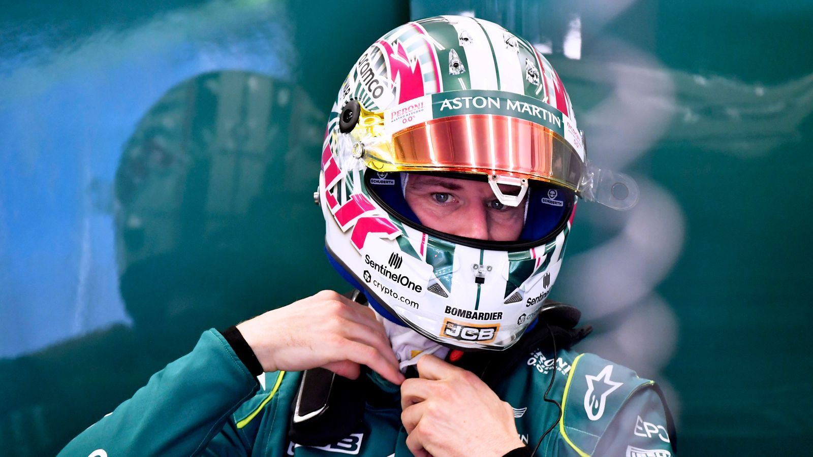 
                <strong>Nico Hülkenberg</strong><br>
                &#x2022; Ersatzfahrer für den an Corona erkrankten Sebastian Vettel beim Großen Preis von Bahrain<br>&#x2022; Aston Martin <br>&#x2022; 184 Formel-1-Rennen<br>&#x2022; 0 Siege<br>
              