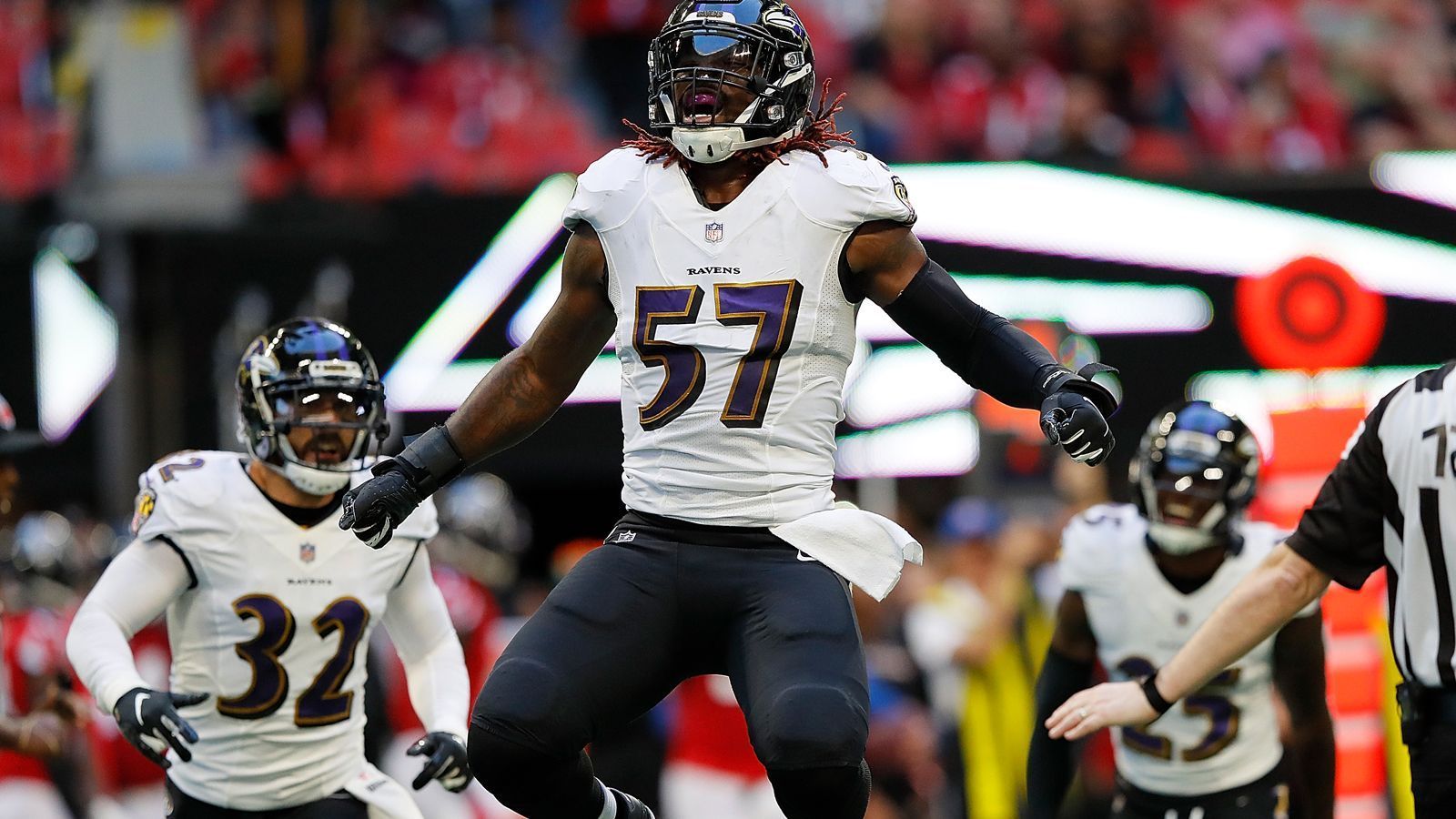 
                <strong>Los Angeles Chargers: LB C.J. Mosley</strong><br>
                Neben dem Pass Rush um Melvin Ingram und Joey Bosa noch einen Linebacker wie C.J. Mosley? Für die eh schon starke Chargers-Defense wäre das eine enorme Aufwertung. Mosley ist eine Tackle-Maschine und gilt als einer der meistunterschätzen Inside Linebacker der Liga.
              