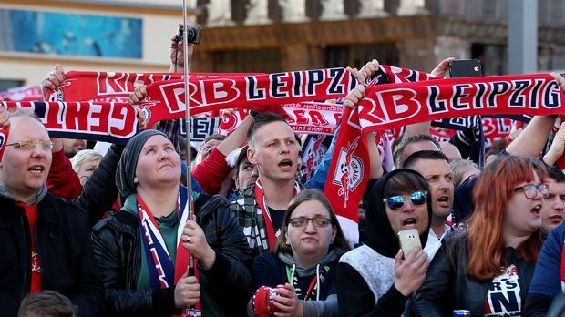 
                <strong>Platz 15: RB Leipzig</strong><br>
                Platz 15 - RB Leipzig, Gesamtzuschauerzahl: 500.495 Fans, Schnitt pro Spiel: 29.441, Stadionkapazität: 42.959, Auslastung: 63,53 Prozent
              