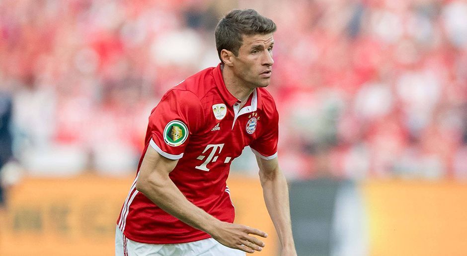 
                <strong>Thomas Müller</strong><br>
                Thomas Müller: War bemüht, fand jedoch zunächst schwer ins Spiel. Wachte wie seine Teamkollegen erst in der zweiten Halbzeit richtig auf, vergab zweimal aus aussichtsreicher Position. ran-Note 3
              