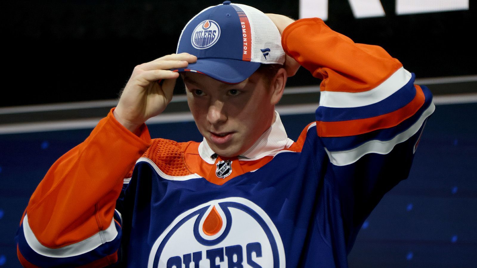 
                <strong>32. Pick: Edmonton Oilers (von den Colorado Avalanche über Arizona Coyotes): Reid Schaefer</strong><br>
                &#x2022; Position: Linker Flügel<br>&#x2022; Nationalität: Kanada<br>&#x2022; Klub: Seattle Thunderbirds (Kanada)<br>
              