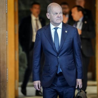 Bundeskanzler Olaf Scholz nimmt an der Arbeitssitzung des informellen EU-Gipfels im spanischen Granada teil.