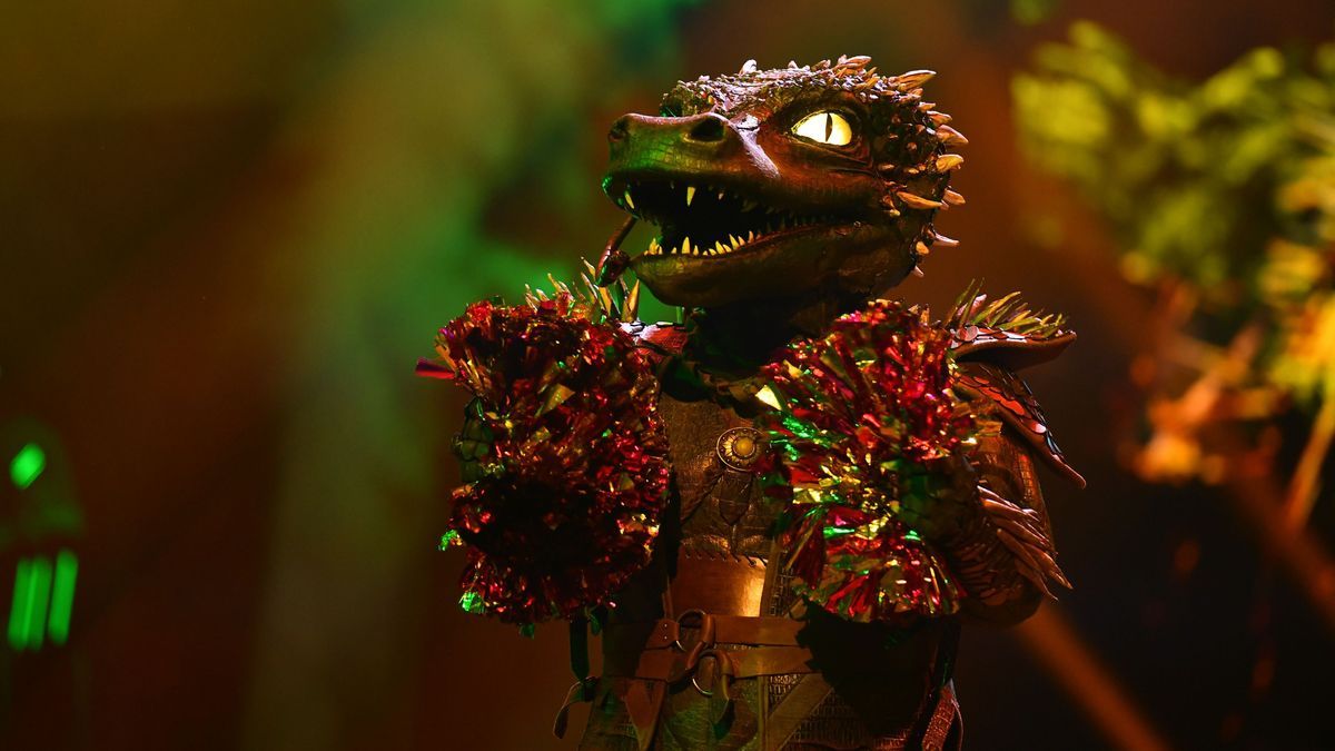 Das Krokodil bei seinem Auftritt in Folge 4 von "The Masked Singer".