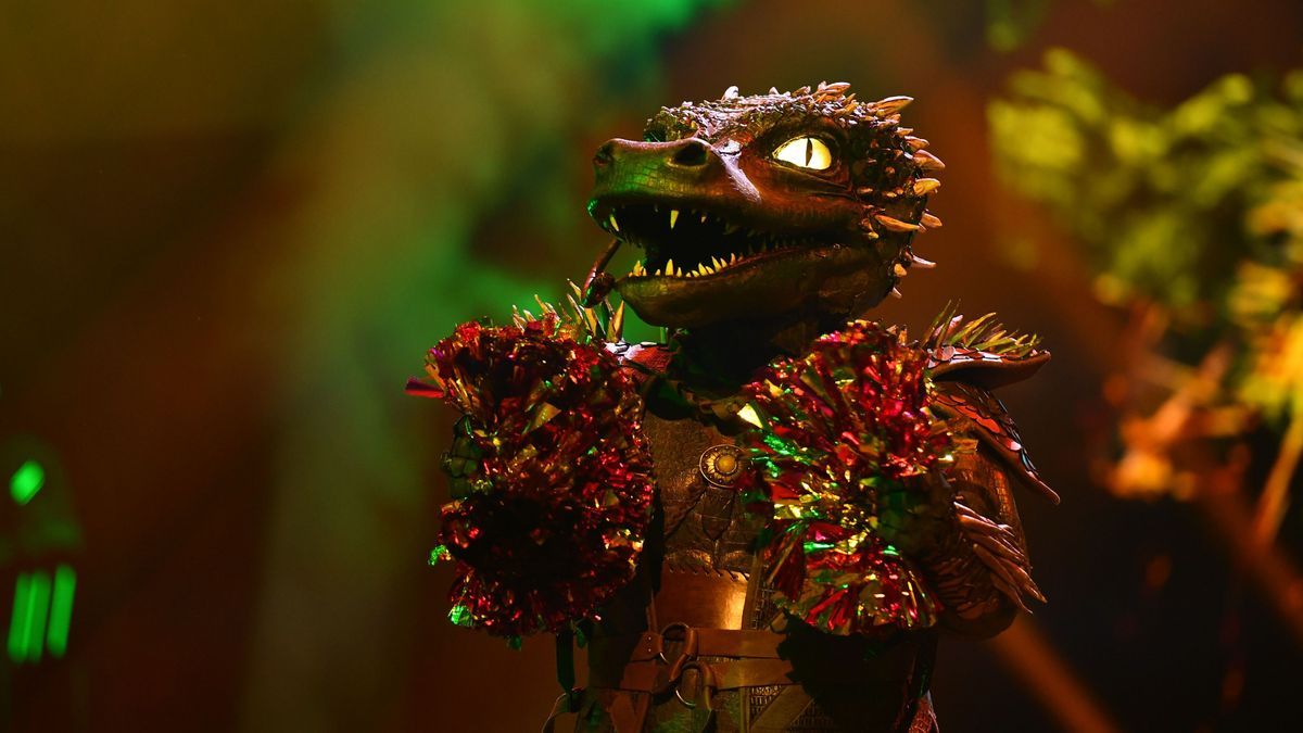 Das Krokodil bei seinem Auftritt in Folge 4 von "The Masked Singer".