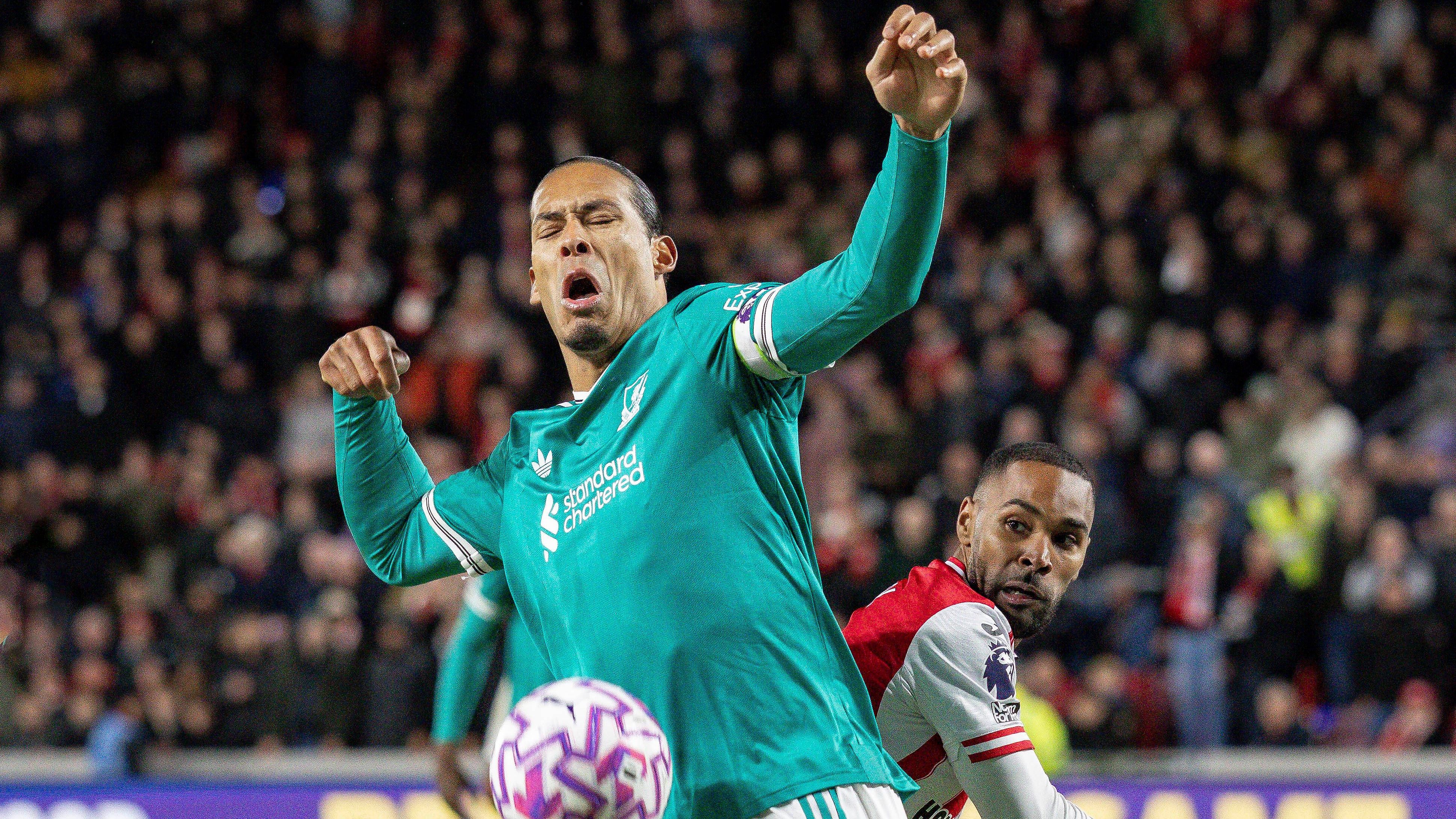 <strong>Virgil van Dijk&nbsp;(geboren am 08.07.1991)</strong><br><strong>Verein:</strong> FC Liverpool<br><strong>Marktwert:</strong> 23 Millionen Euro<br><strong>Nationalität:</strong> Niederländisch