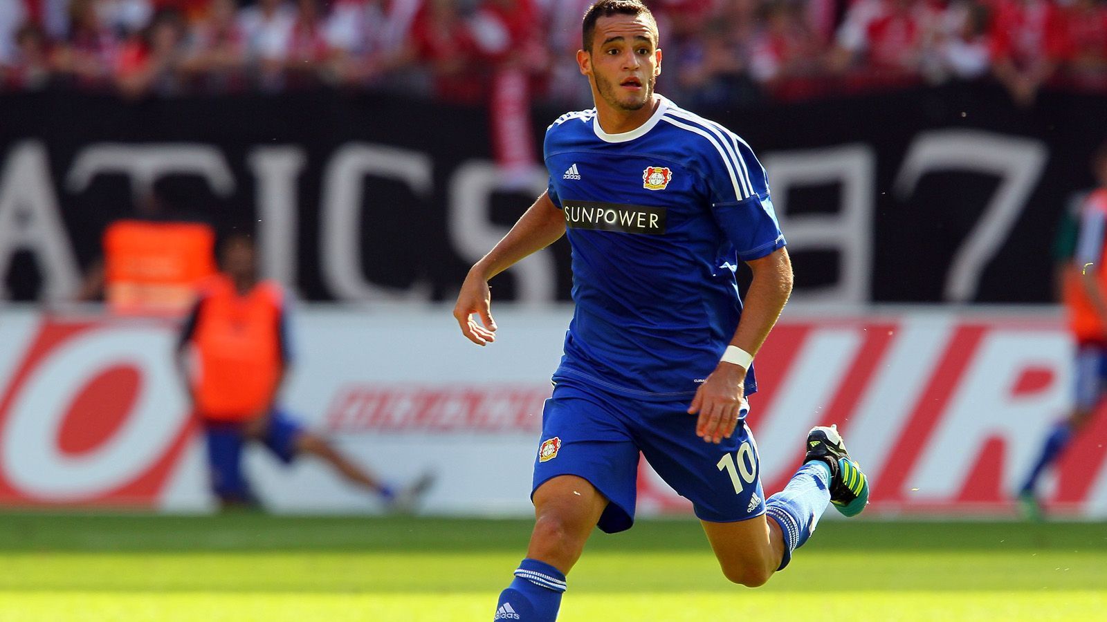 
                <strong>Renato Augusto (Beijing Guoan)</strong><br>
                China statt Bundesliga: Nach diesem Motto bevorzugte Renato Augusto 2016 einen Wechsel zu Beijing Guoan und lehnte eine Offerte des FC Schalke 04 und damit eine Bundesliga-Rückkehr ab. Der 30-jährige Brasilianer spielte als junger Profi bereits zwischen 2008 und 2013 für Bayer Leverkusen. Bei Guoan ist Augusto seit seinem Wechsel vor drei Jahren durchaus erfolgreich: 2018 gewann er unter Trainer Roger Schmidt den chinesischen Pokal dazu bringt es der Brasilianer auf 90 Spiele in Liga und Pokal. Dabei gelangen dem Goldmedaillengewinner von Rio 20 Tore und 25 Torvorlagen. Augustos Vertrag in China läuft noch bis 2021.
              