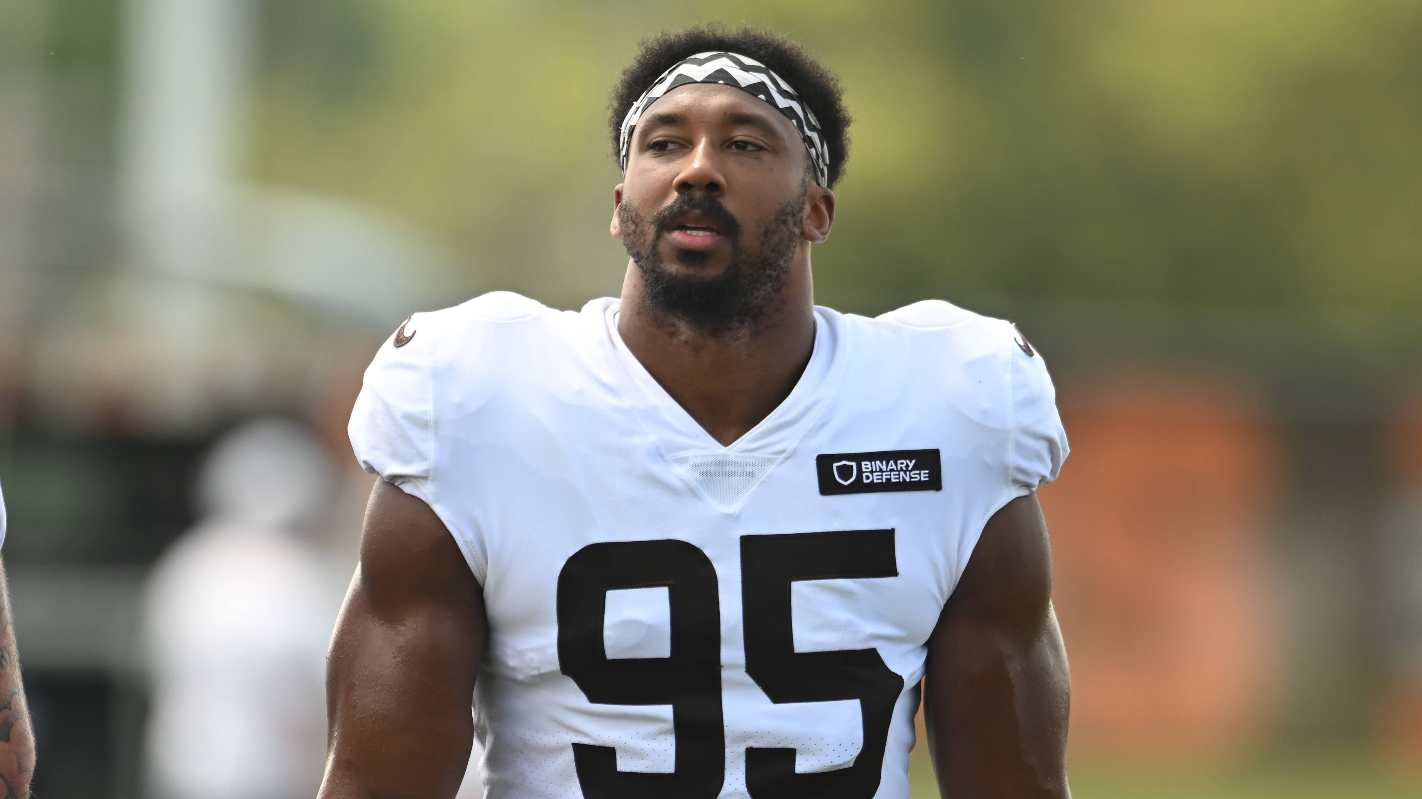 <strong>Myles Garrett</strong><br>Position: Defensive End<br>Team: Cleveland Browns<br>Rating in Madden 25: 98