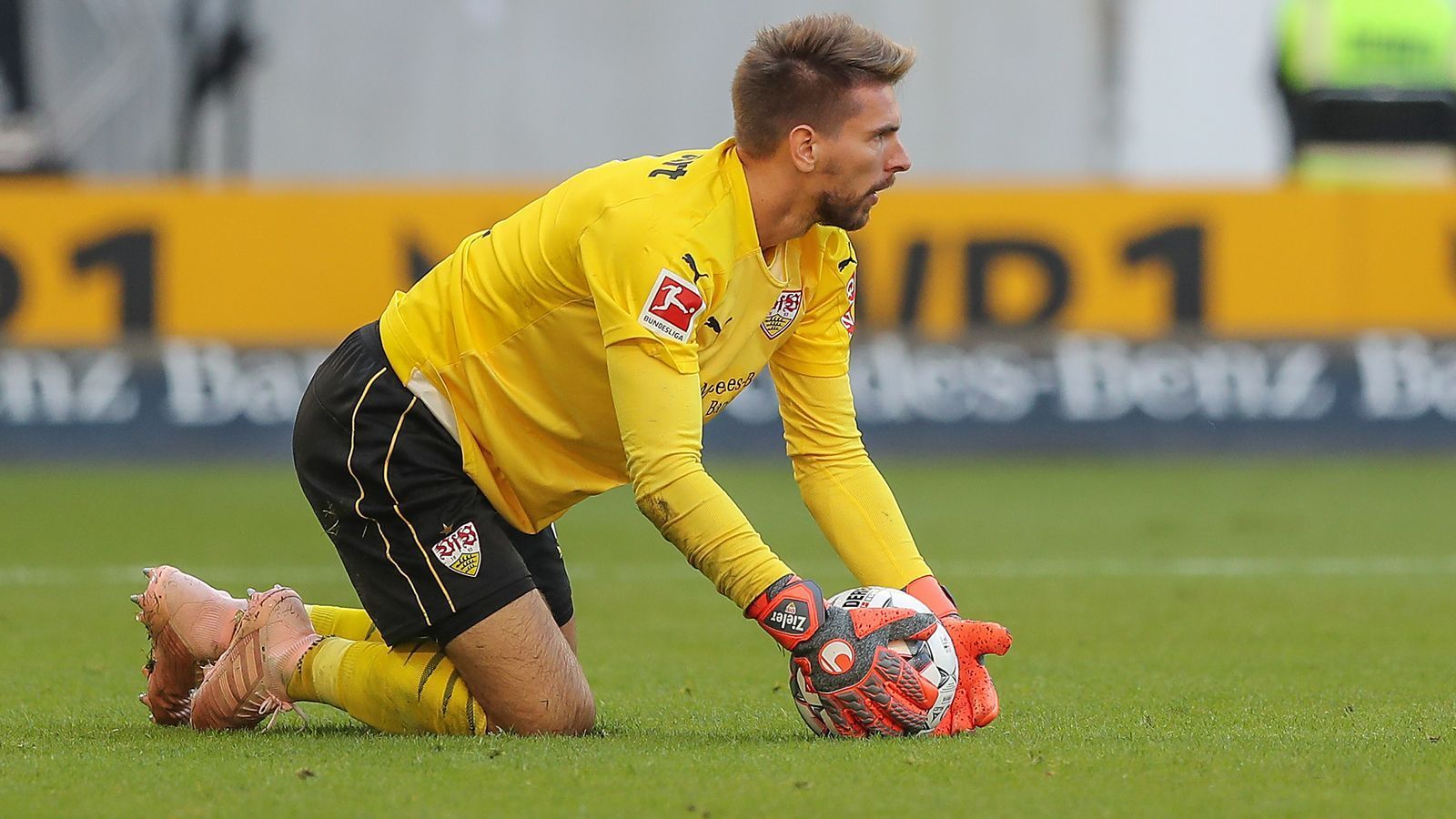 
                <strong>Ron-Robert Zieler (VfB Stuttgart)</strong><br>
                Paraden in der Saison 2018/19: 40Saison-Einsätze: 10
              