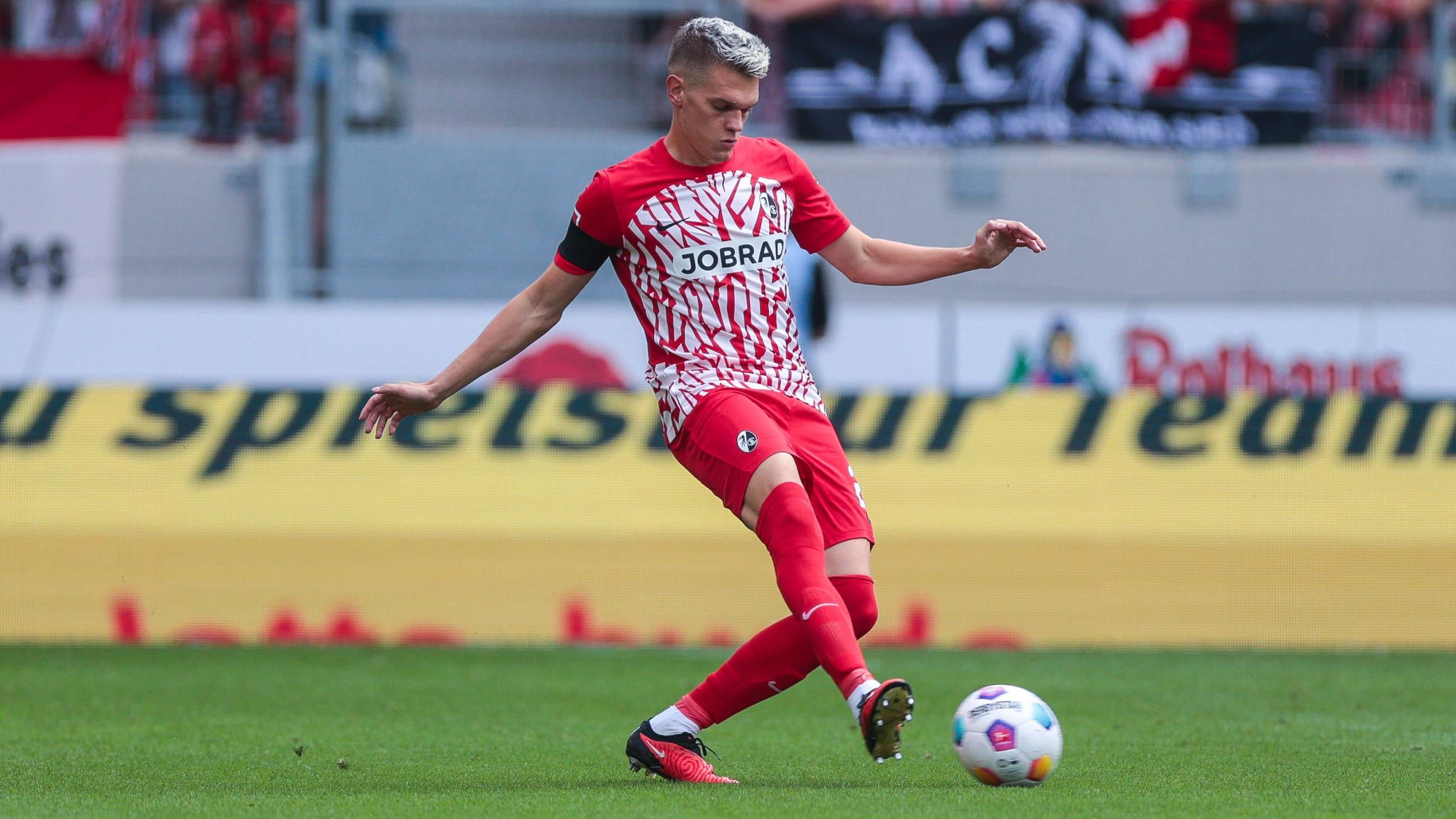 <strong>Platz 8: Matthias Ginter</strong><strong><br></strong>- 330 Spiele<br>- seit der Saison 2011/12<br>- für den SC Freiburg, Borussia Dortmund und Borussia Mönchengladbach