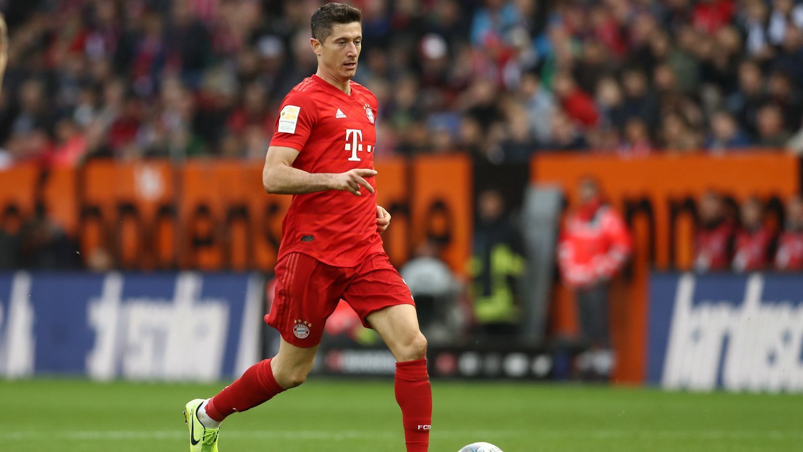 
                <strong>Robert Lewandowski (FC Bayern München)</strong><br>
                Position: AngriffAlter: 31 JahreNationalität: Polen
              