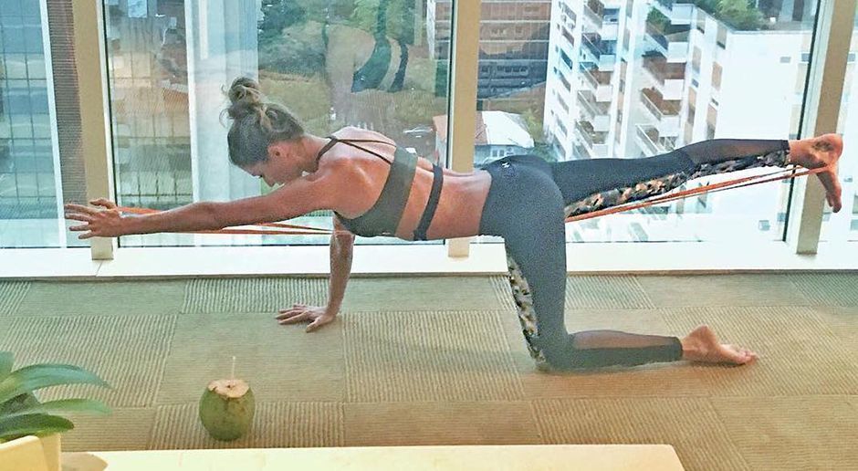 
                <strong>Gisele Bündchen</strong><br>
                Auch mit 39 Jahren ist Bündchen noch topfit. Das liegt vor allem an ihren intensiven Yoga-Workouts. Wir schauen lieber zu...
              