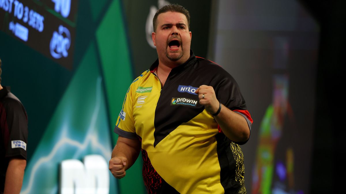 Gabriel Clemens steht bei der Darts-WM in der dritten Runde.