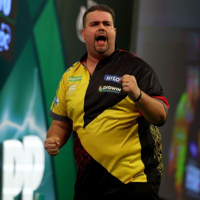 Gabriel Clemens steht bei der Darts-WM in der dritten Runde.