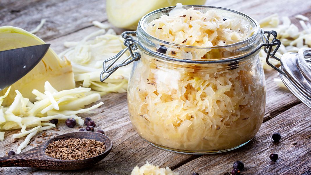 Sauerkraut regt die Verdauung an und eignet sich optimal für eine Detox-Kur.