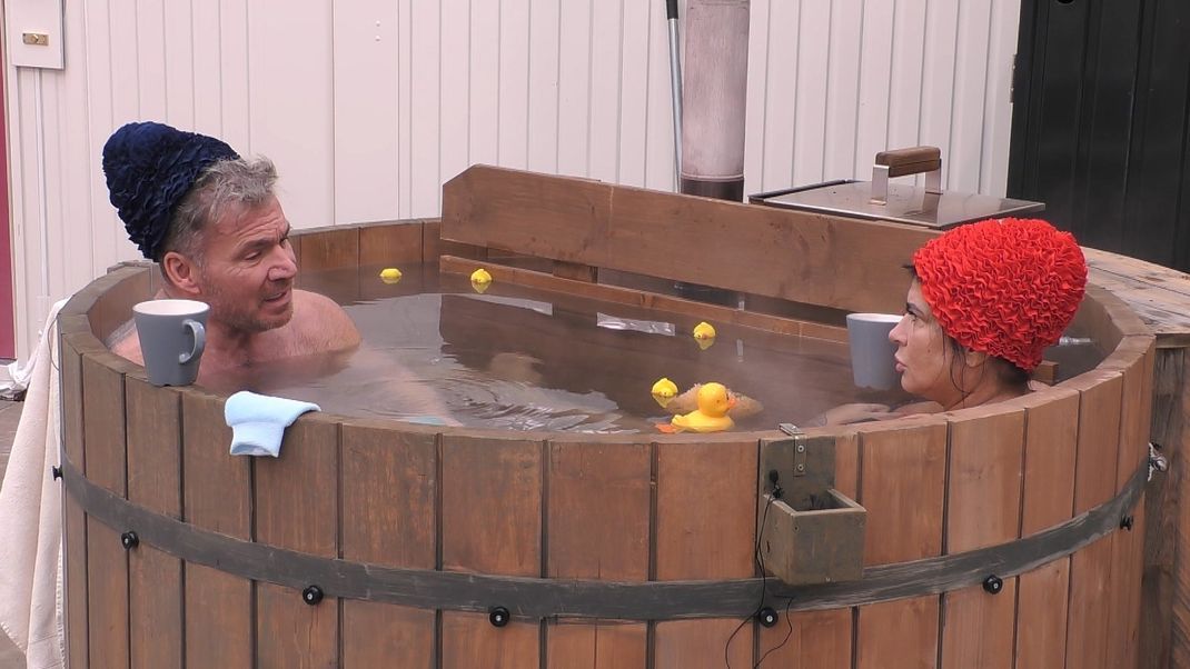Iris und Peter im Hot Tub. 
