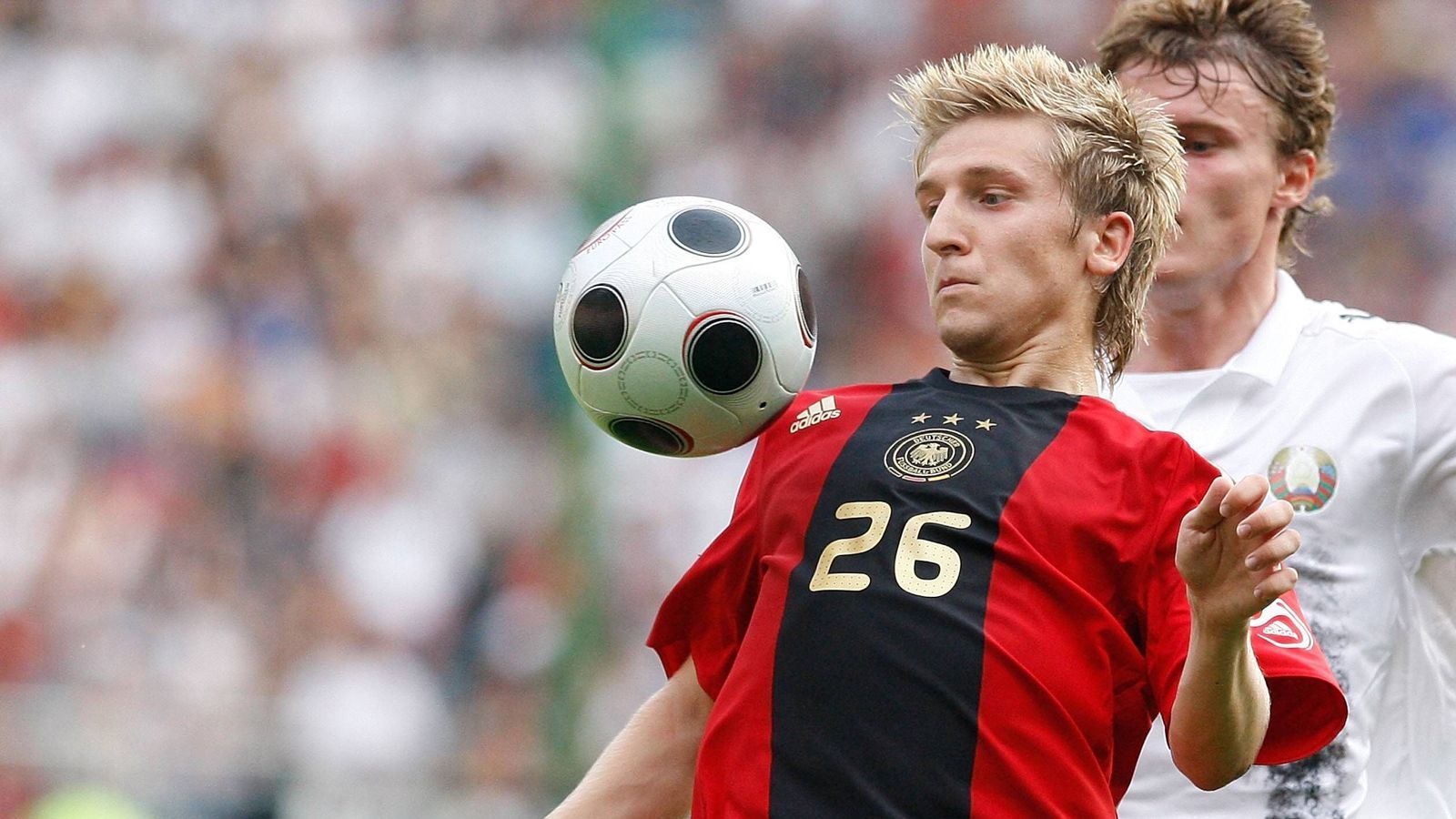 
                <strong>Marko Marin, 16 Länderspiele</strong><br>
                Er gab im Jahr 2008 sein Länderspiel-Debüt als Zweitliga-Profi von Borussia Mönchengladbach. Bei seinen weiteren 15 Länderspielen spielte er erstklassig.
              