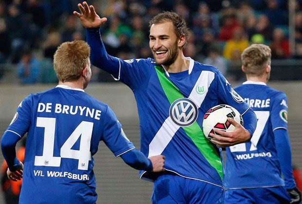 
                <strong>Bas Dost (VfL Wolfsburg)</strong><br>
                Auch die Bundesliga ist in dieser Rangliste vertreten. Mit Bas Dost darf Wolfsburgs Torjäger natürlich nicht fehlen. Der Niederländer schaffte in diesem Jahr bereits elf Treffer in der Bundesliga für die Niedersachsen.
              