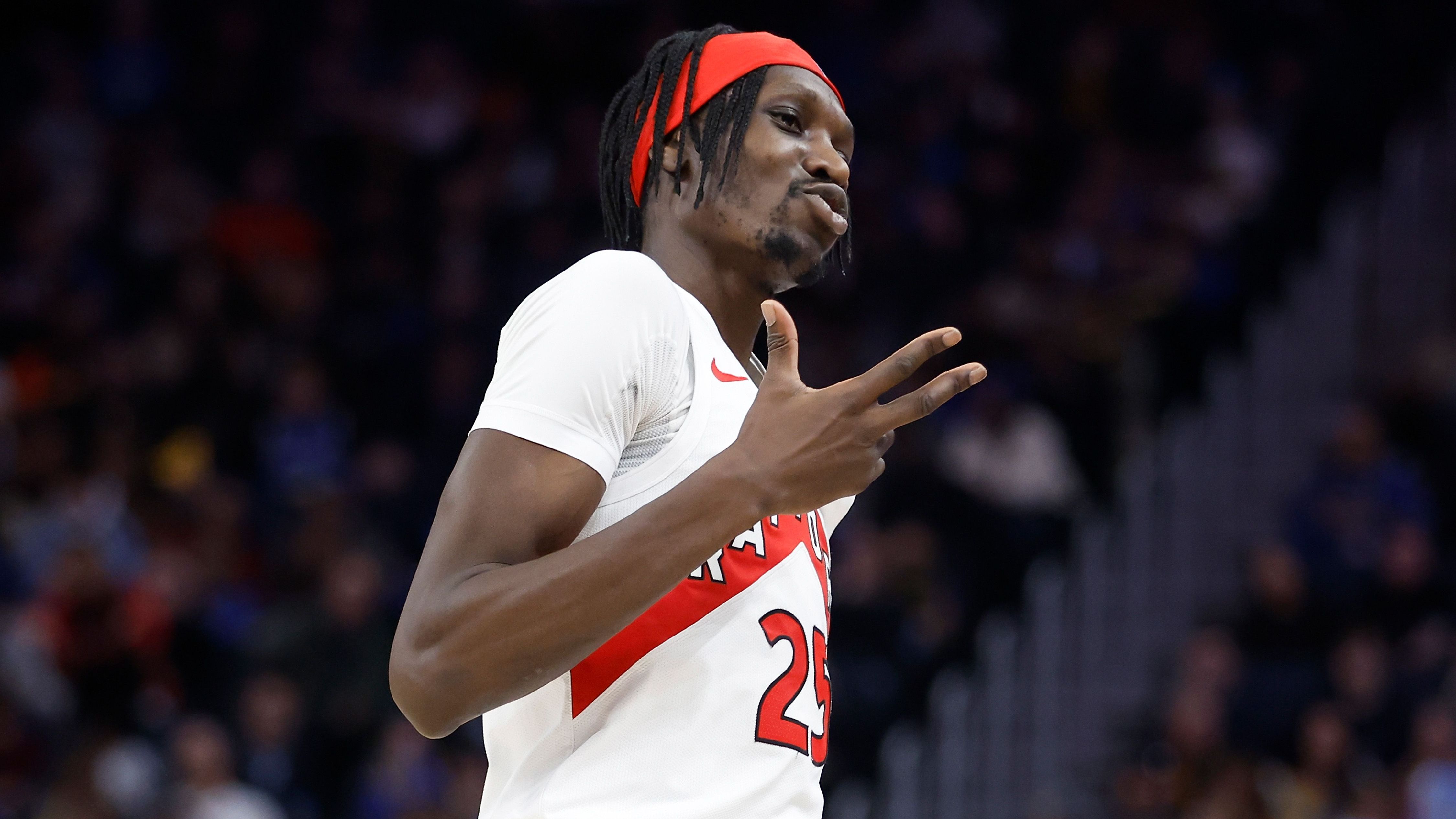 <strong>TBD – Toronto Raptors</strong><br>Die größten Moves tätigte Toronto schon früher, aber auch zur Deadline wurde man noch einmal aktiv. Dennis Schröder wurde nur für Cap-Relief nach Brooklyn verschifft („Gegenwert“ Spencer Dinwiddie wurde bereits entlassen), Bruce Brown, Gary Trent und Chris Boucher dafür behalten …