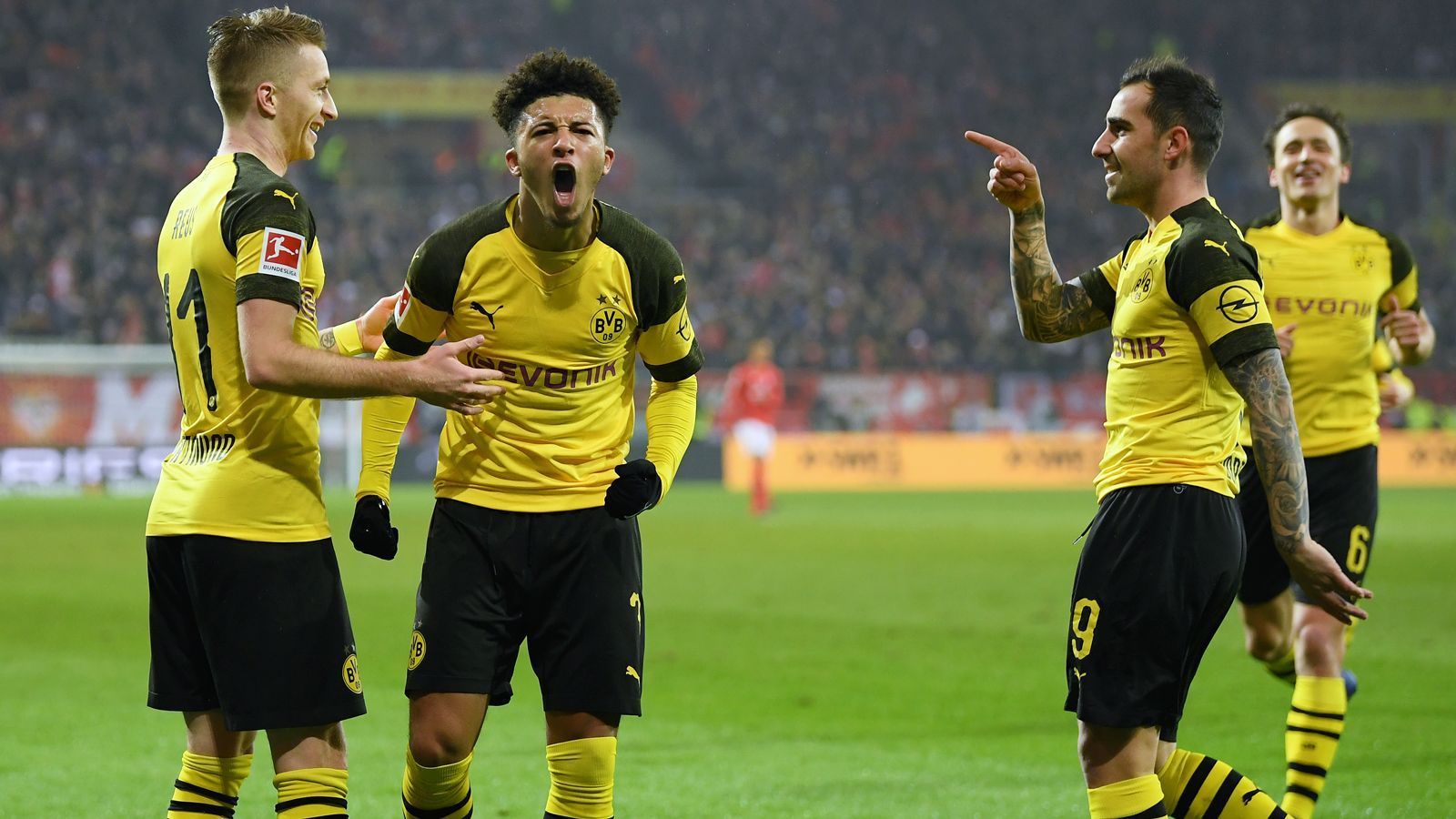 
                <strong>Platz 2 - Borussia Dortmund</strong><br>
                Durchschnittliches Gehalt: 3,62 Millionen Euro
              