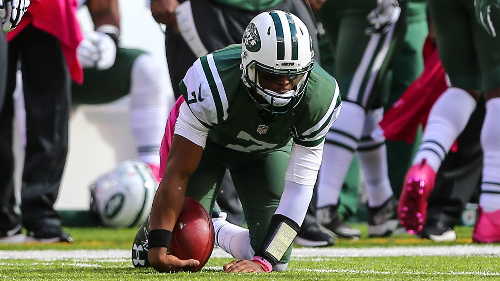 
                <strong>Geno Smith</strong><br>
                &#x2022; Im Team: 2013-2016<br>&#x2022; Record: 12-18<br>
              