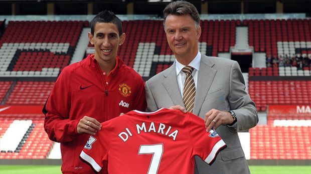 
                <strong>Angel Di Maria - 75 Millionen Euro Ablöse</strong><br>
                Angel Di Maria - 75 Millionen Euro Ablöse. Ein teures Missverständnis. Der Argentinier wechselte von Real Madrid zu van Gaal nach Manchester. Scheinbar fühlte er sich nie wohl, denn er wechselte nach nur einer Saison zu Paris Saint-Germain für 63 Millionen Euro. Seine Bilanz bei den "Red Devils" ist nicht die schlechteste: 32 Spiele, vier Tore und zwölf Vorlagen. Allerdings sind dafür 75 Millionen Euro ein gewaltiger Batzen.
              