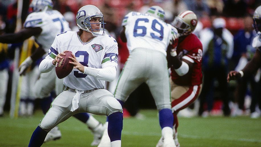 
                <strong>Rick Mirer, Quarterback - Seattle Seahawks (Pick 2, 1993)</strong><br>
                Rick Mirers traurige NFL-Statistik: 69 Spiele als Starter, 50 Touchdowns, 76 Interceptions und ein Quarterback-Rating von 63,5. Nach nur vier Spielzeiten trennten sich die Seattle Seahawks von ihrem Fehlgriff. Mirer sollte danach noch bei einigen Teams spielen, konnte jedoch nie langfristig überzeugen und startete nur noch in 17 weiteren Spielen.
              