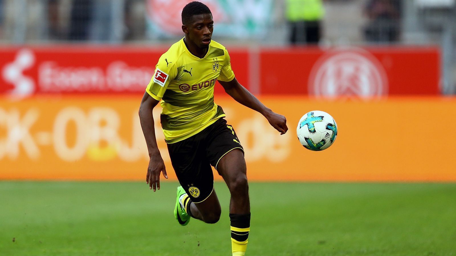 
                <strong>Platz 1 - Ousmane Dembele</strong><br>
                Profit: 114,4 Millionen EuroAblösesumme Verkauf: 130 Millionen Euro (verkauft an den FC Barcelona)Ablösesumme Einkauf: 15,6 Millionen Euro (verpflichtet von Stade Rennes)
              