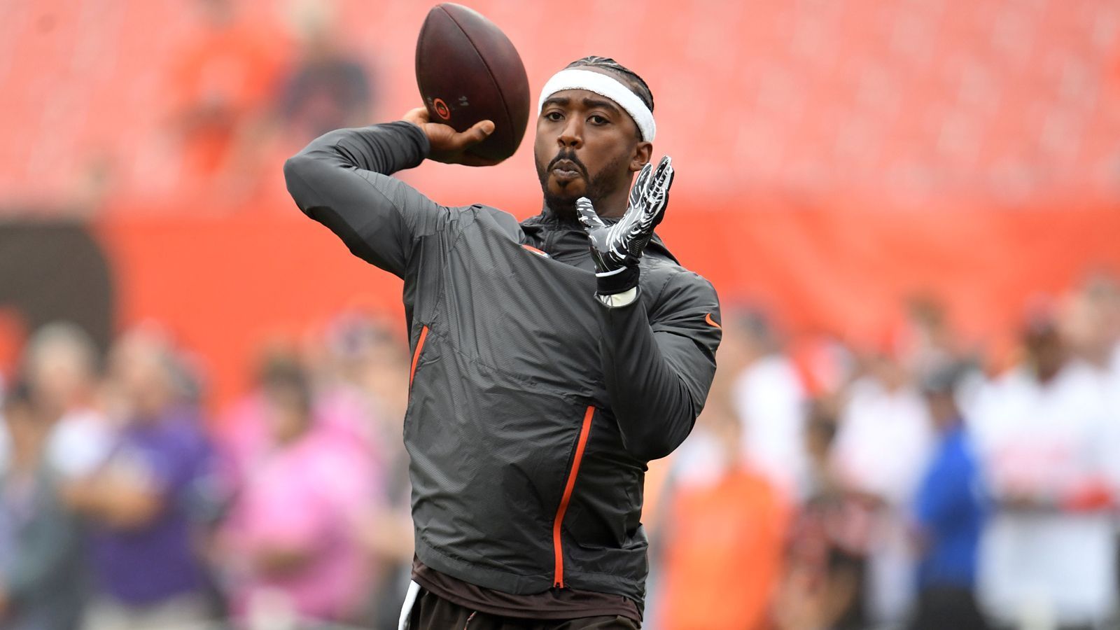 
                <strong>Tyrod Taylor (Cleveland Browns)</strong><br>
                Tyrod Taylor hat nur drei Spiele von Anfang an gemacht und wurde in Woche vier endgültig von Rookie Baker Mayfield ersetzt. Der erfahrene Taylor hätte Mayfield eigentlich behutsam ans Team ranführen sollen, wurde aber letztendlich schon früh von First-Overall-Pick verdrängt. 2019 wird Taylor zum Free Agent.
              