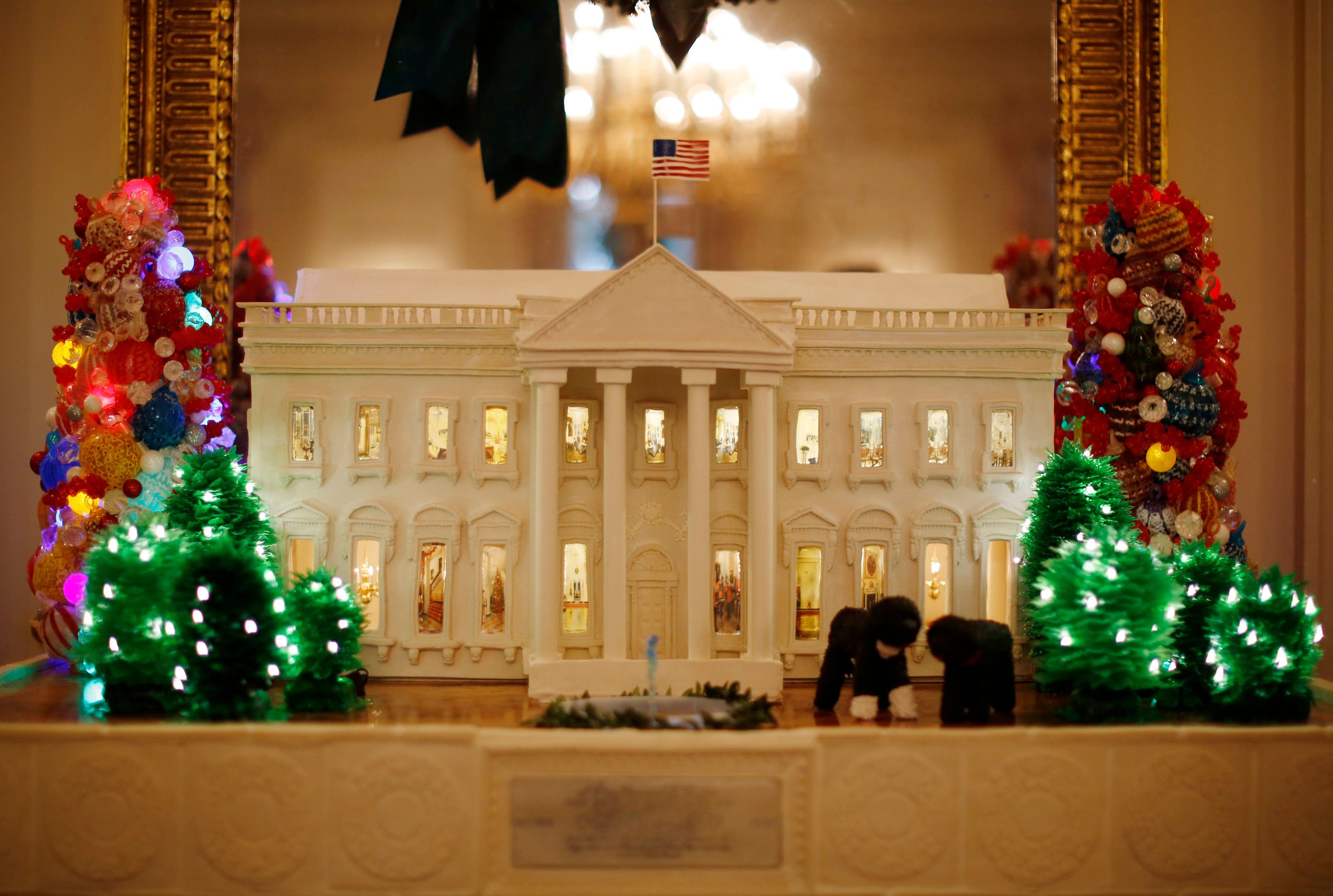 Auch 2013 ein Hingucker: das Weiße Haus aus Lebkuchen ...